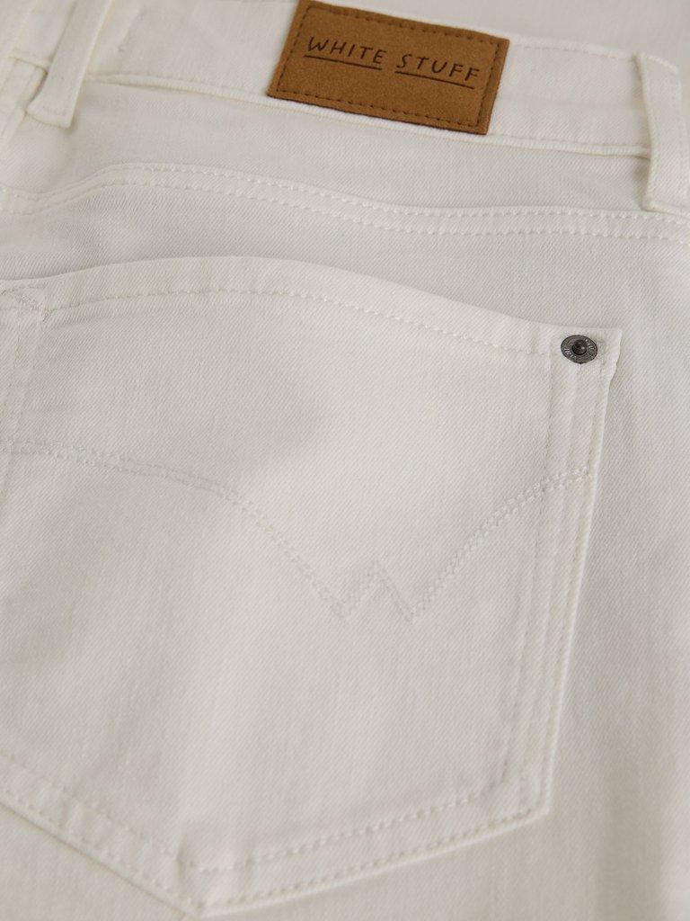 Blake Capri Jean in BRIL WHITE - FLAT DETAIL