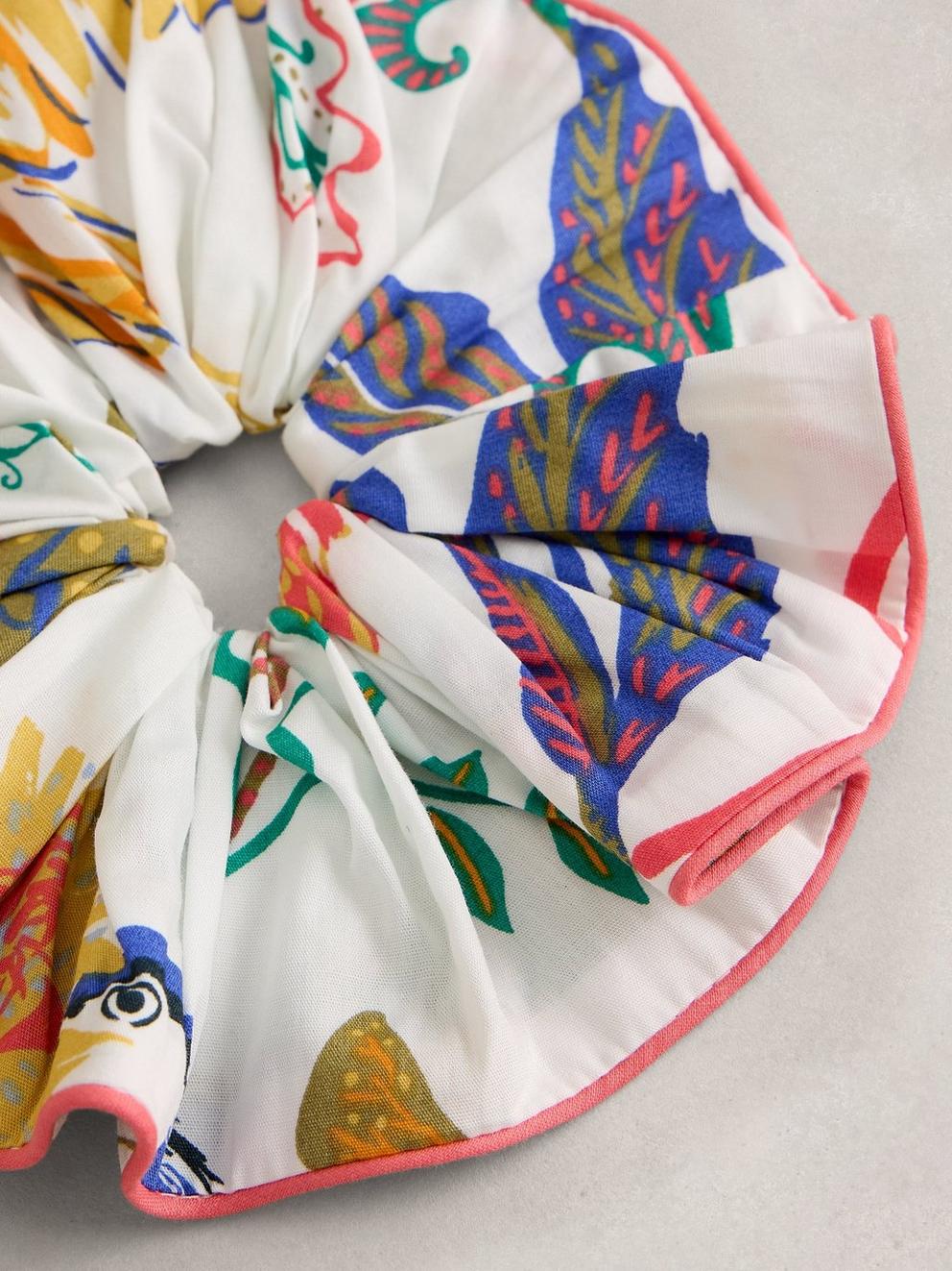 Printed Scrunchie in IVORY PR - FLAT DETAIL
