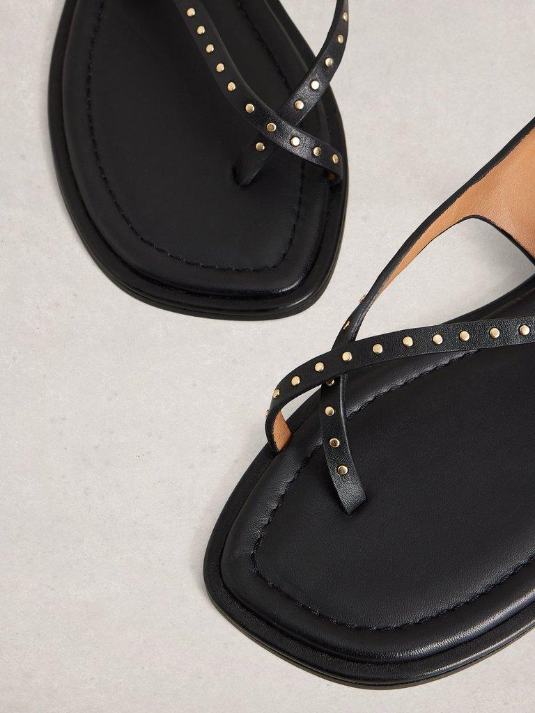 Barely There Sandal in PURE BLK - FLAT DETAIL