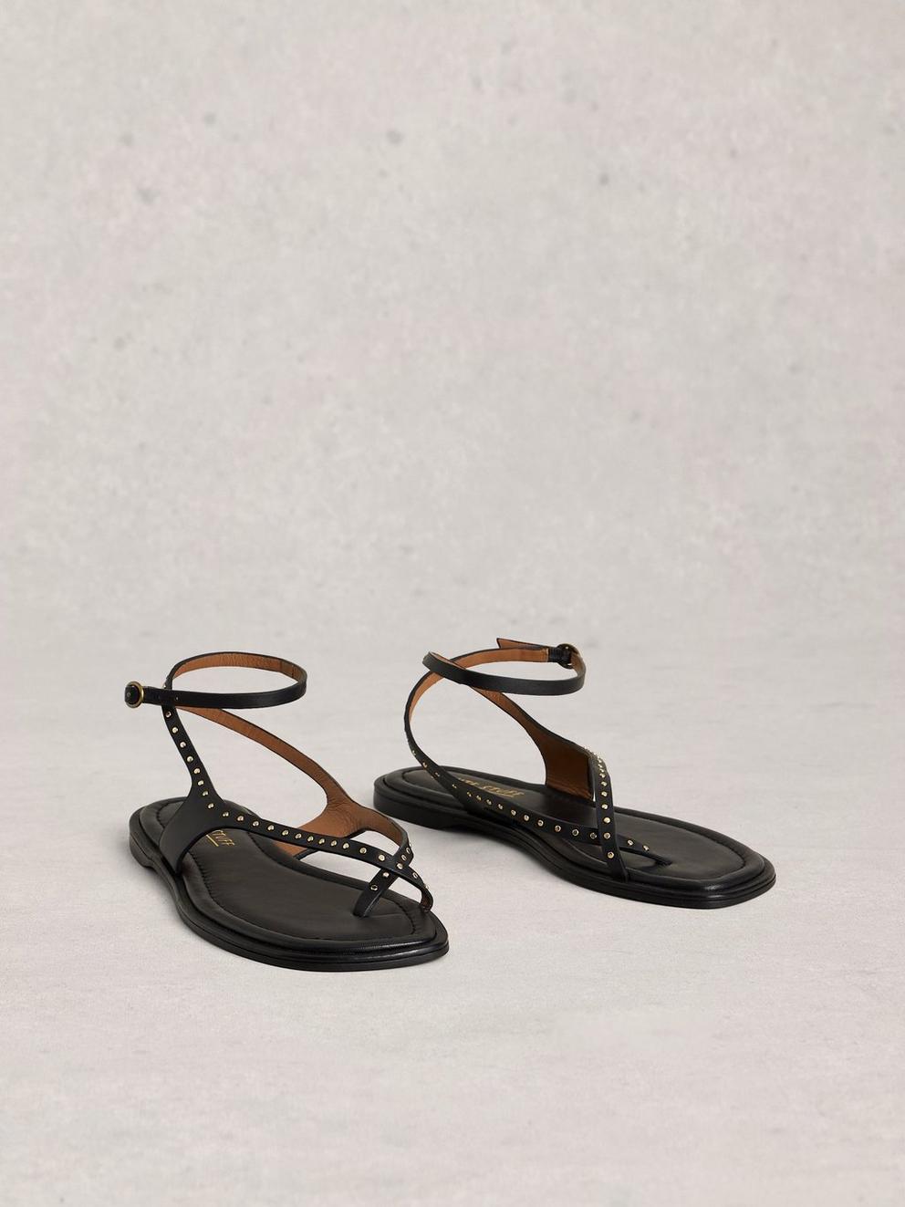 Barely There Sandal in PURE BLK - FLAT FRONT