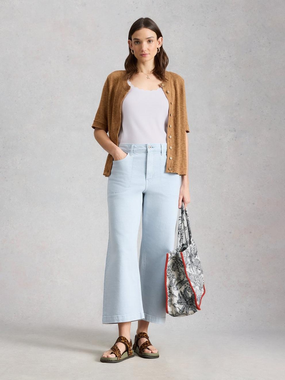 PIPER VEST in BRIL WHITE - MODEL FRONT