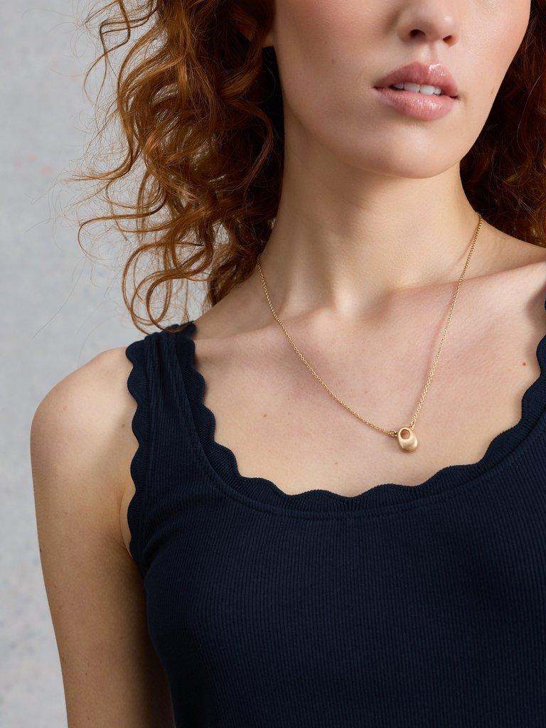 PIPER VEST in FR NAVY - MODEL DETAIL