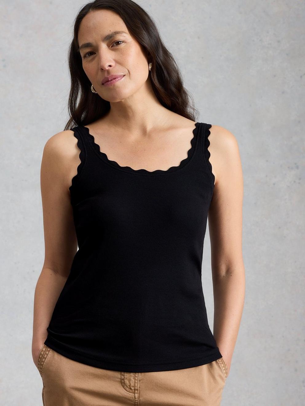 PIPER VEST in PURE BLK - LIFESTYLE