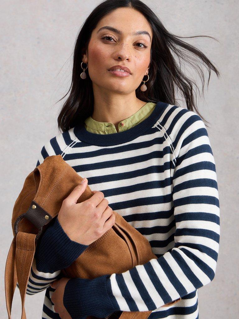 OSCAR KNIT TUNIC in NAVY MULTI - LIFESTYLE