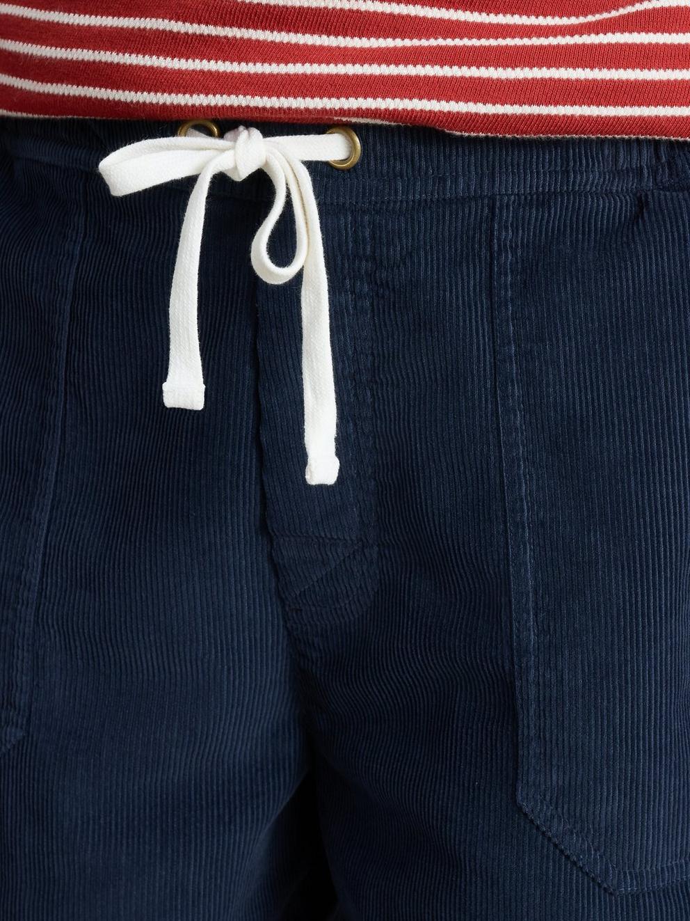 Lewes Cord Short in DARK NAVY - MODEL DETAIL