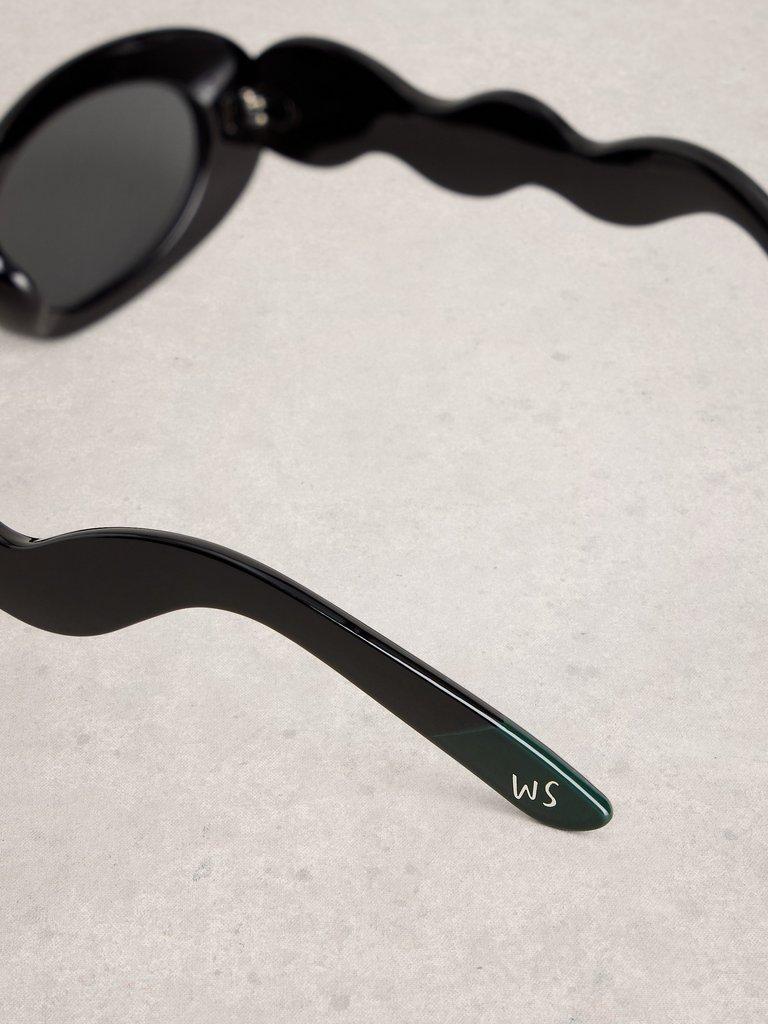 Slim Sunglasses in PURE BLK - FLAT DETAIL