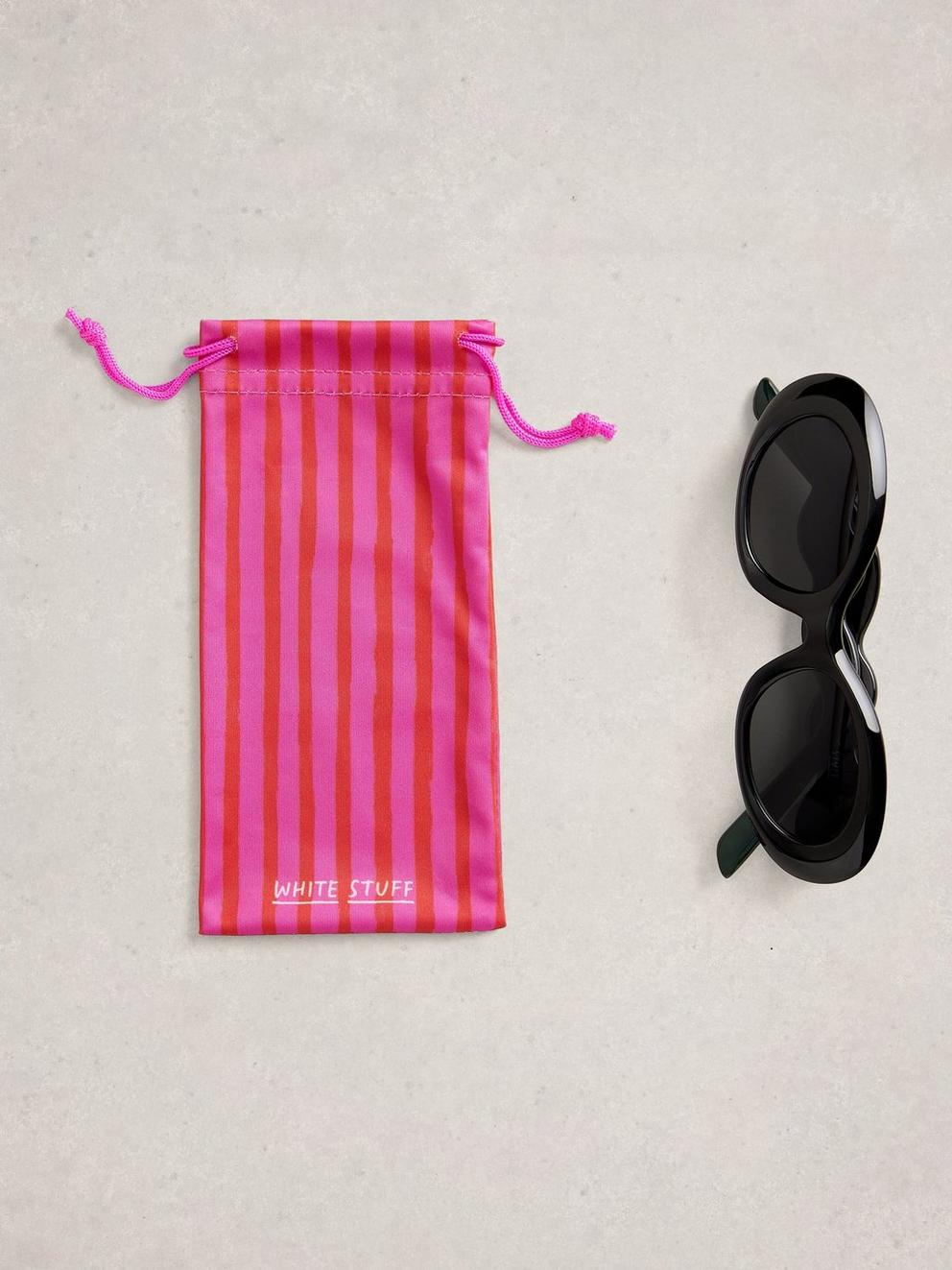 Slim Sunglasses in PURE BLK - FLAT FRONT