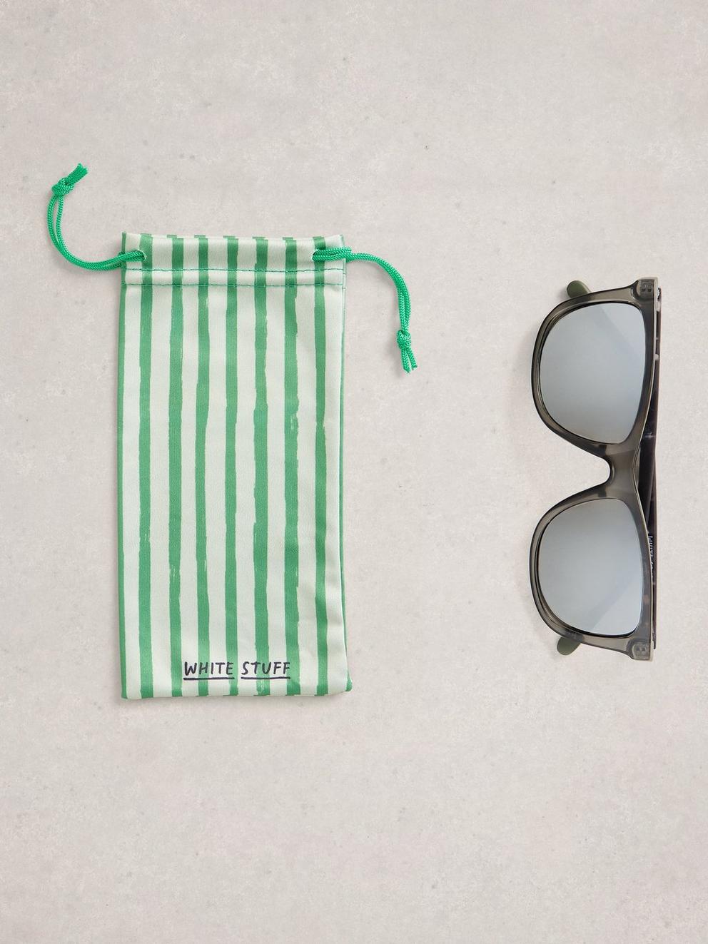 Wayfarer Sunglasses in BLK MLT - FLAT FRONT