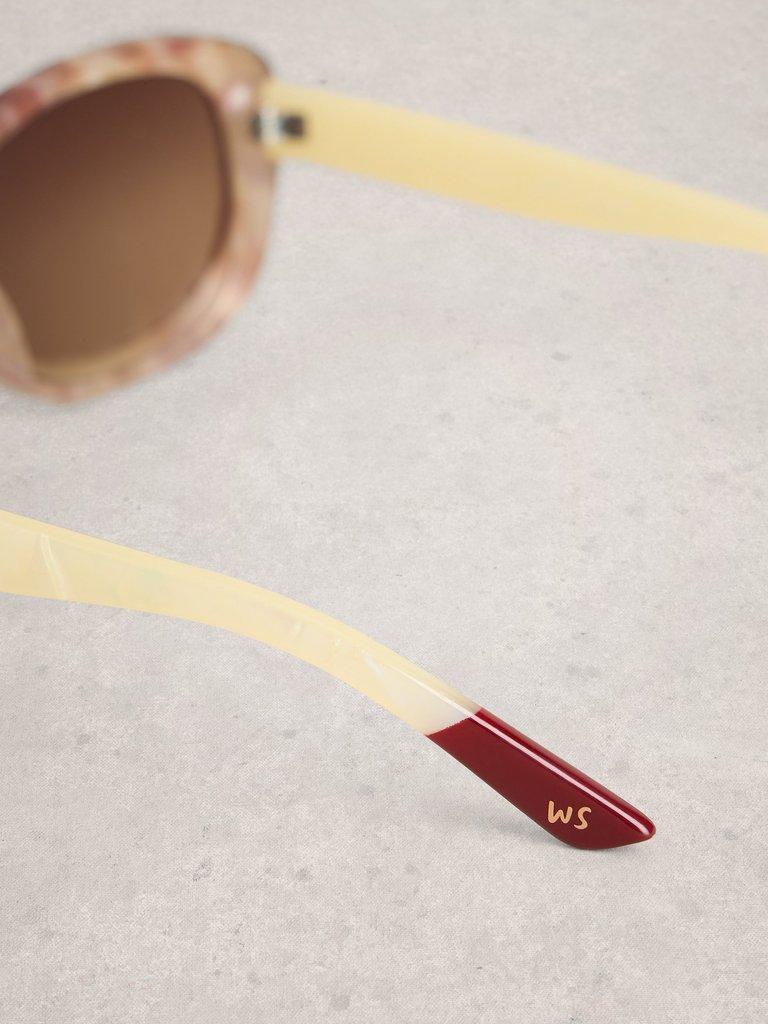 Slim Square Sunglasses in NAT MLT - FLAT DETAIL