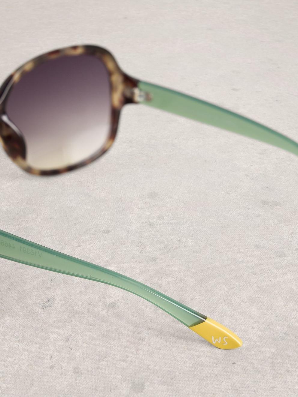 Curve Sunglasses in GREY MLT - FLAT DETAIL