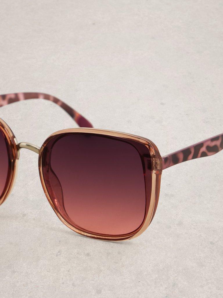 Butterfly Oversized Sunglasses in DUS PURPLE - FLAT DETAIL