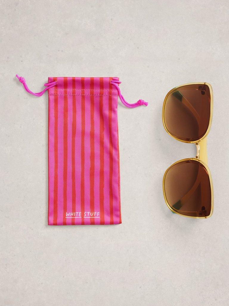 Butterfly Oversized Sunglasses in LGT YELLOW - FLAT FRONT