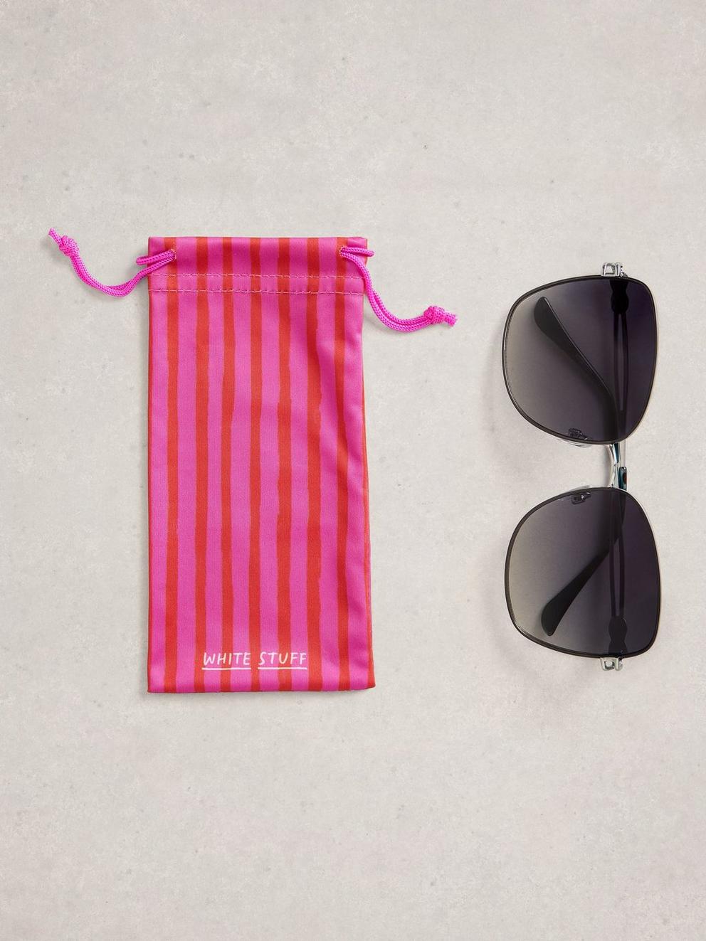 Oversized Butterfly Sunglasses in BLK MLT - FLAT FRONT