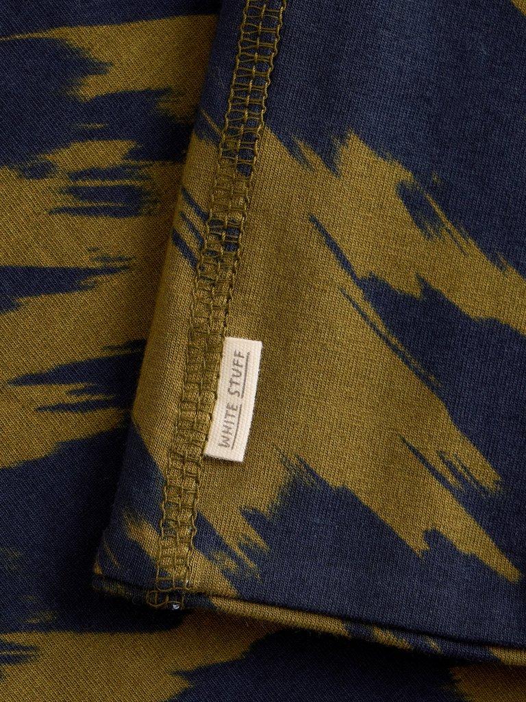 VERSATILE JERSEY ROLL in GREEN MLT - FLAT DETAIL