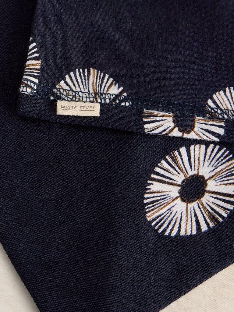 VERSATILE JERSEY ROLL in NAVY PR - FLAT DETAIL