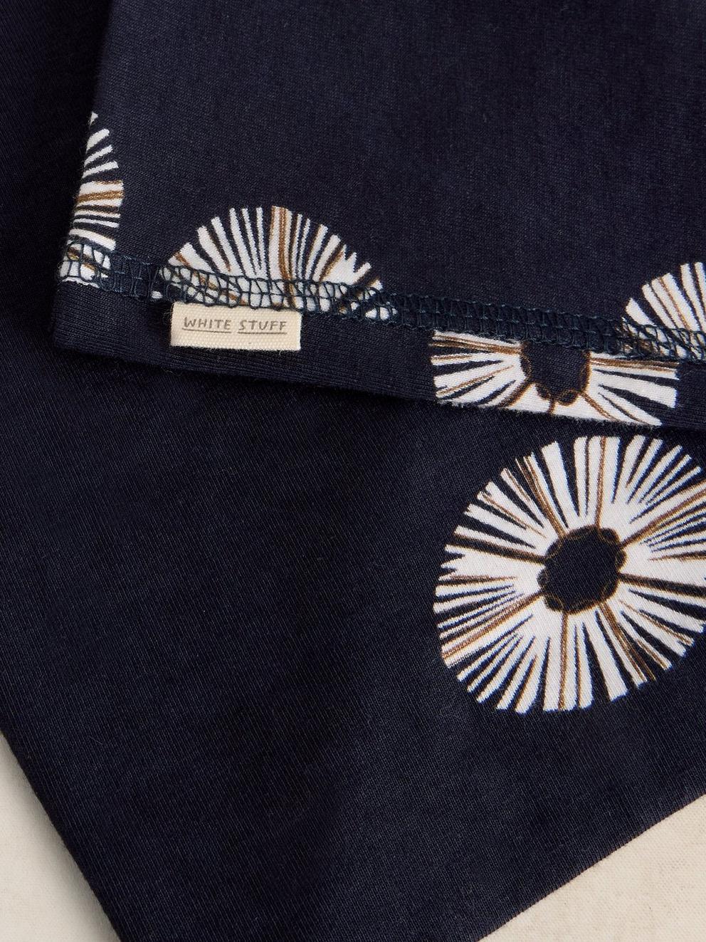 VERSATILE JERSEY ROLL in NAVY PR - FLAT DETAIL