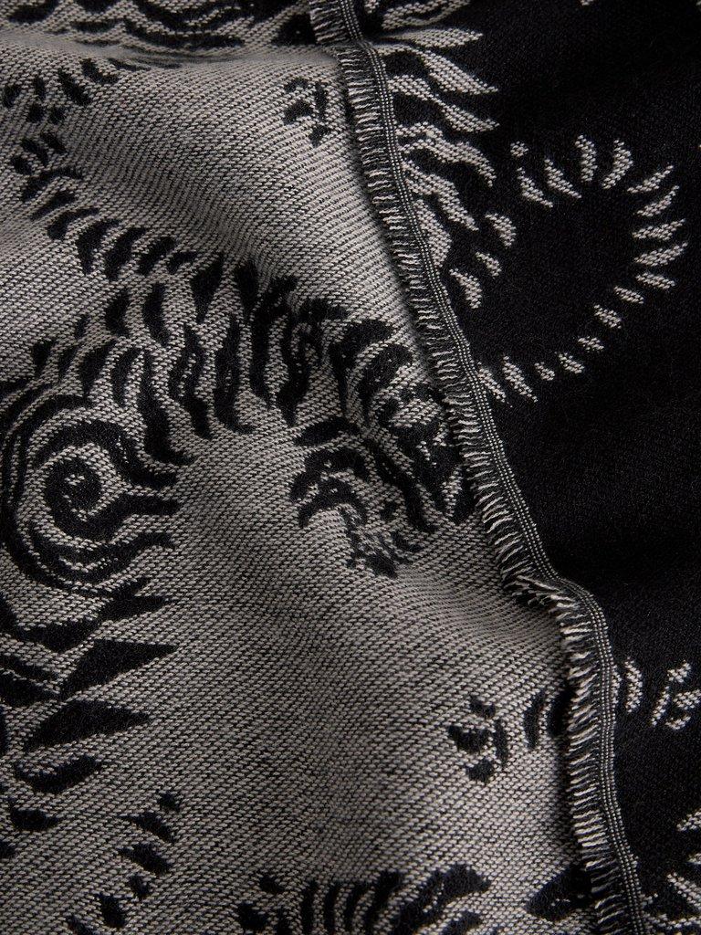 MIDWEIGHT PATTERN SCARF  in BLK PR - FLAT DETAIL