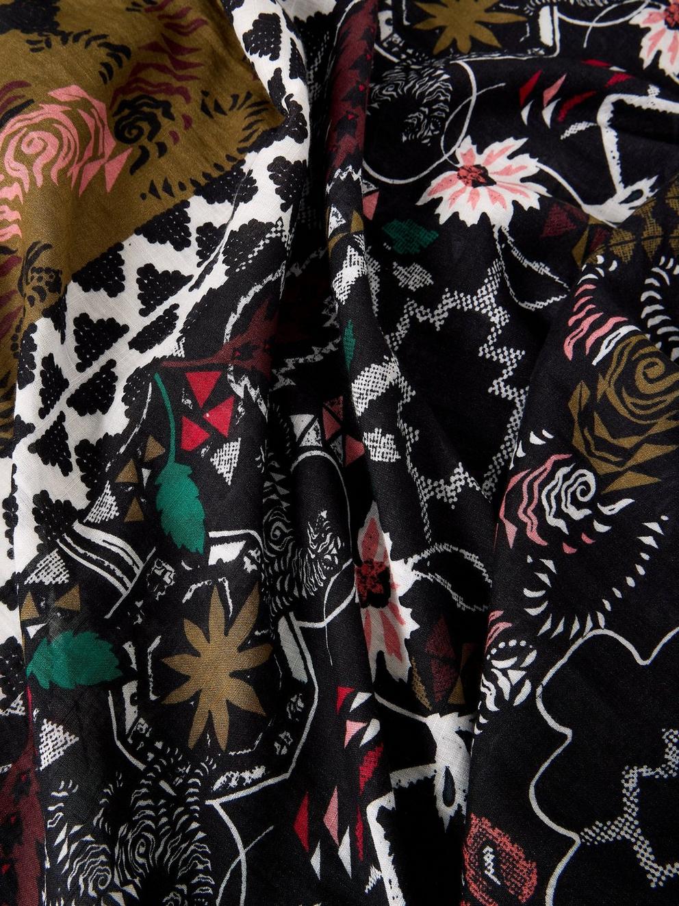 CALLIE PRINTED SCARF in BLK PR - FLAT DETAIL