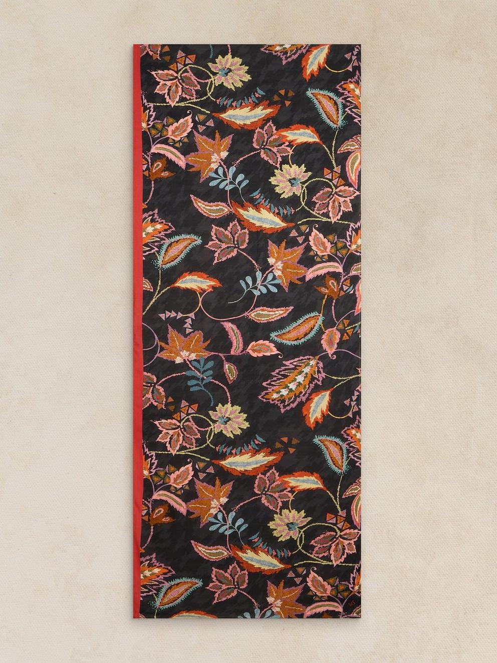 SOPHIE PRINTED SCARF in BLK PR - FLAT BACK