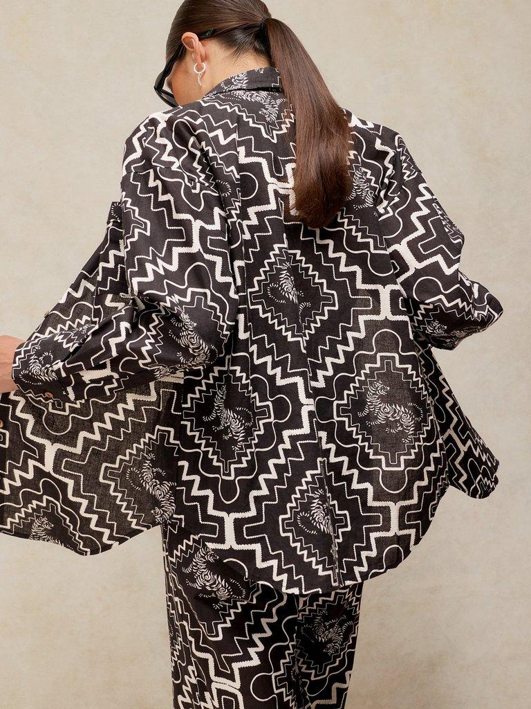 PENNY BEACH SHIRT in BLK PR - MODEL BACK