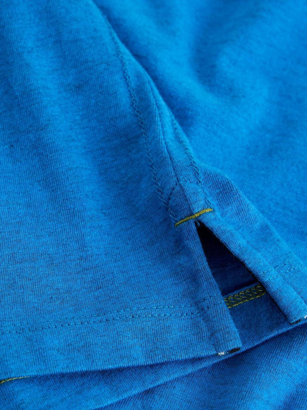 ABERSOCH CREW NECK SHORT SLEEVE TEE in BRT BLUE - FLAT DETAIL