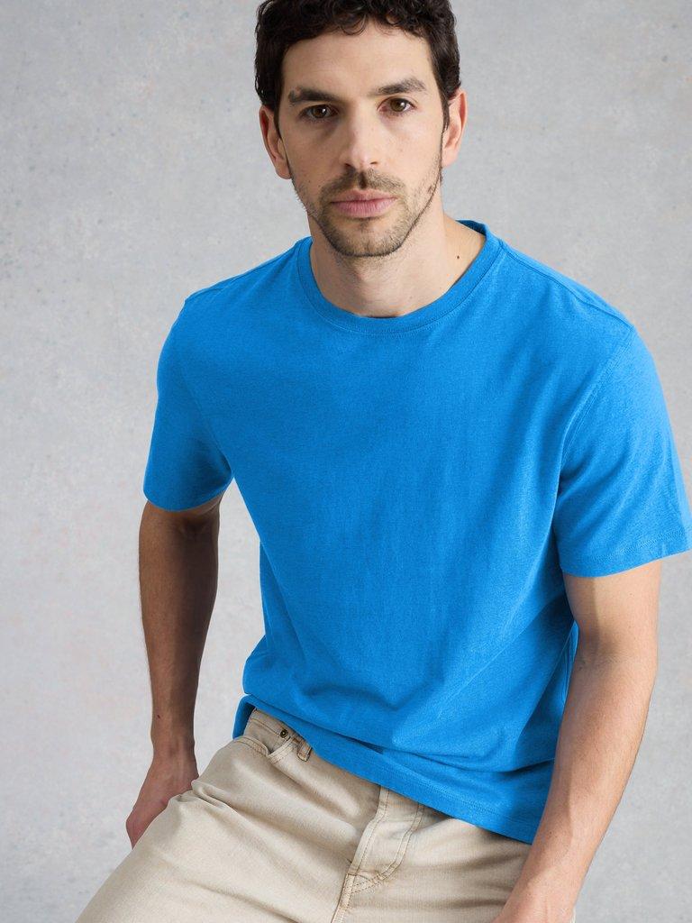 ABERSOCH CREW NECK SHORT SLEEVE TEE in BRT BLUE - MODEL DETAIL