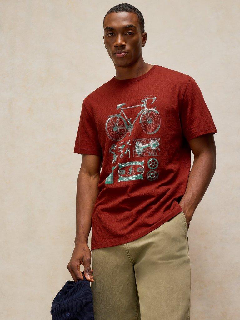 ABERSOCH GRAPHIC TEE in RED PR - MODEL DETAIL