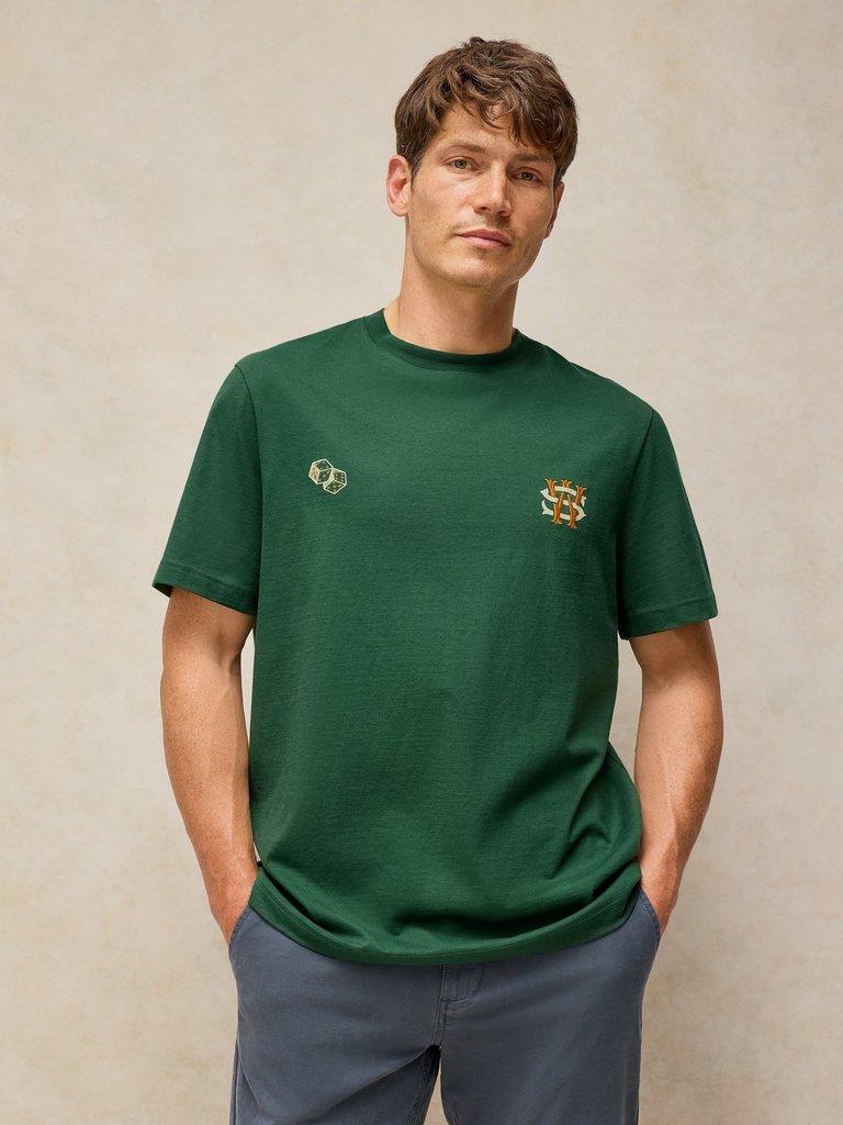 HORSHAM EMBROIDERED TEE in GREEN MLT - MODEL DETAIL