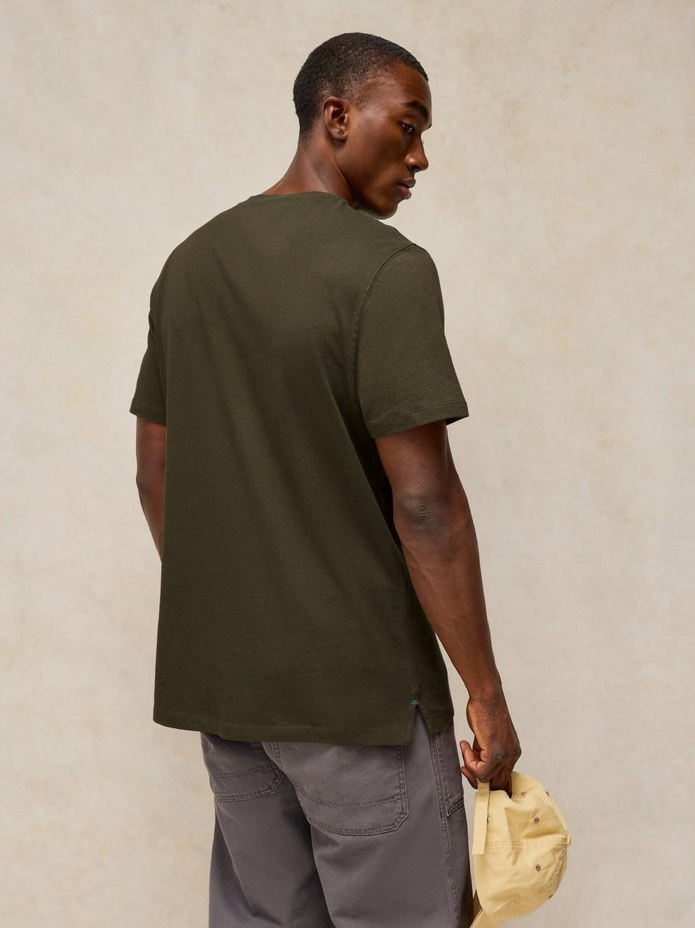 ABERSOCH GRAPHIC TEE in GREEN PR - MODEL BACK