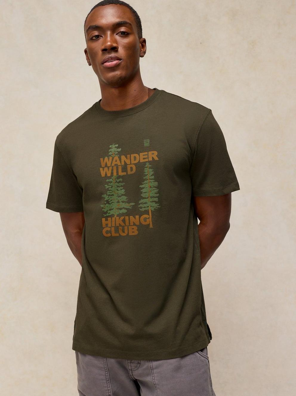 ABERSOCH GRAPHIC TEE in GREEN PR - MODEL DETAIL
