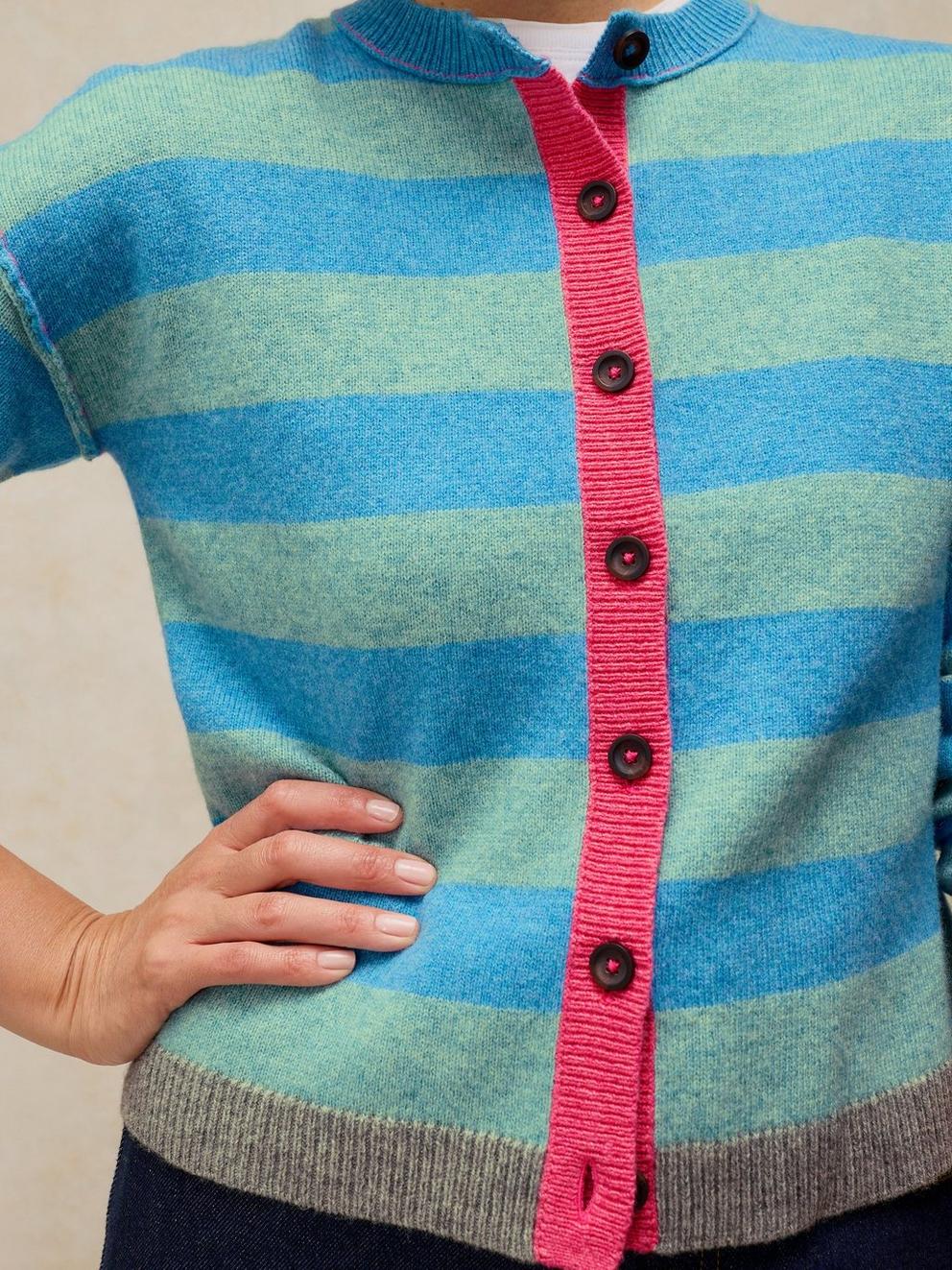 SANSA STRIPE CARDI in BLUE MLT - MODEL DETAIL