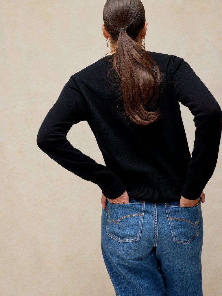 LOIS CARDI in PURE BLK - MODEL BACK