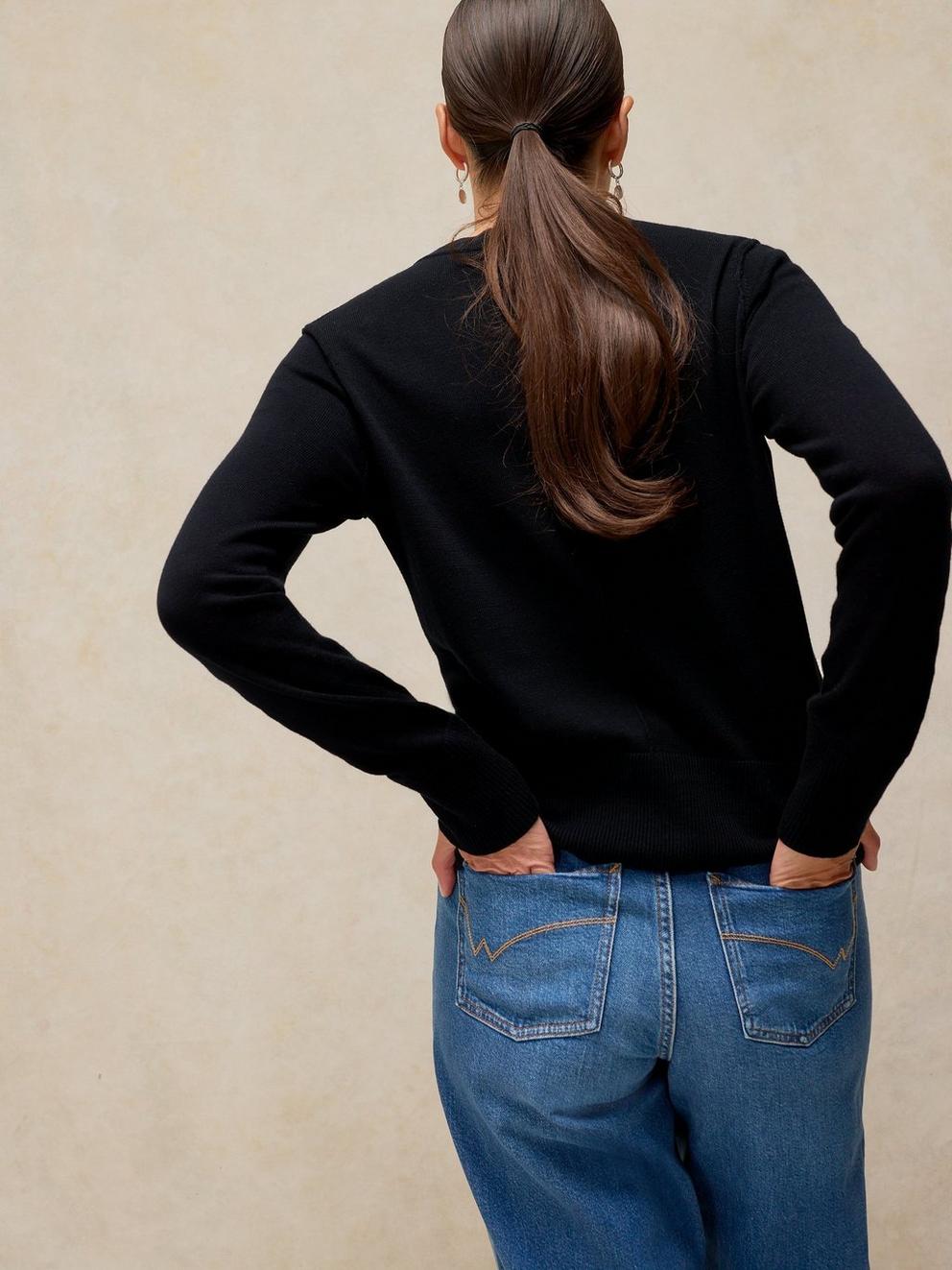 LOIS CARDI in PURE BLK - MODEL BACK