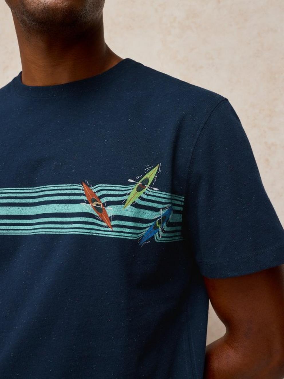 ABERSOCH GRAPHIC TEE in NAVY PR - MODEL DETAIL