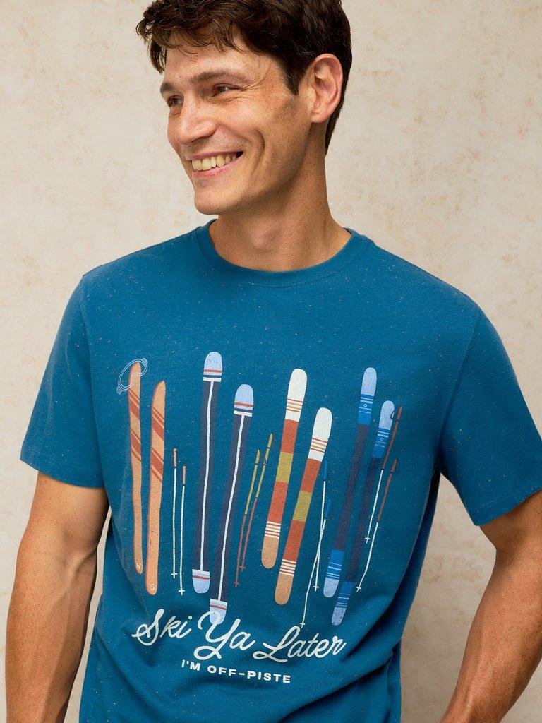ABERSOCH GRAPHIC TEE in TEAL PR - MODEL DETAIL