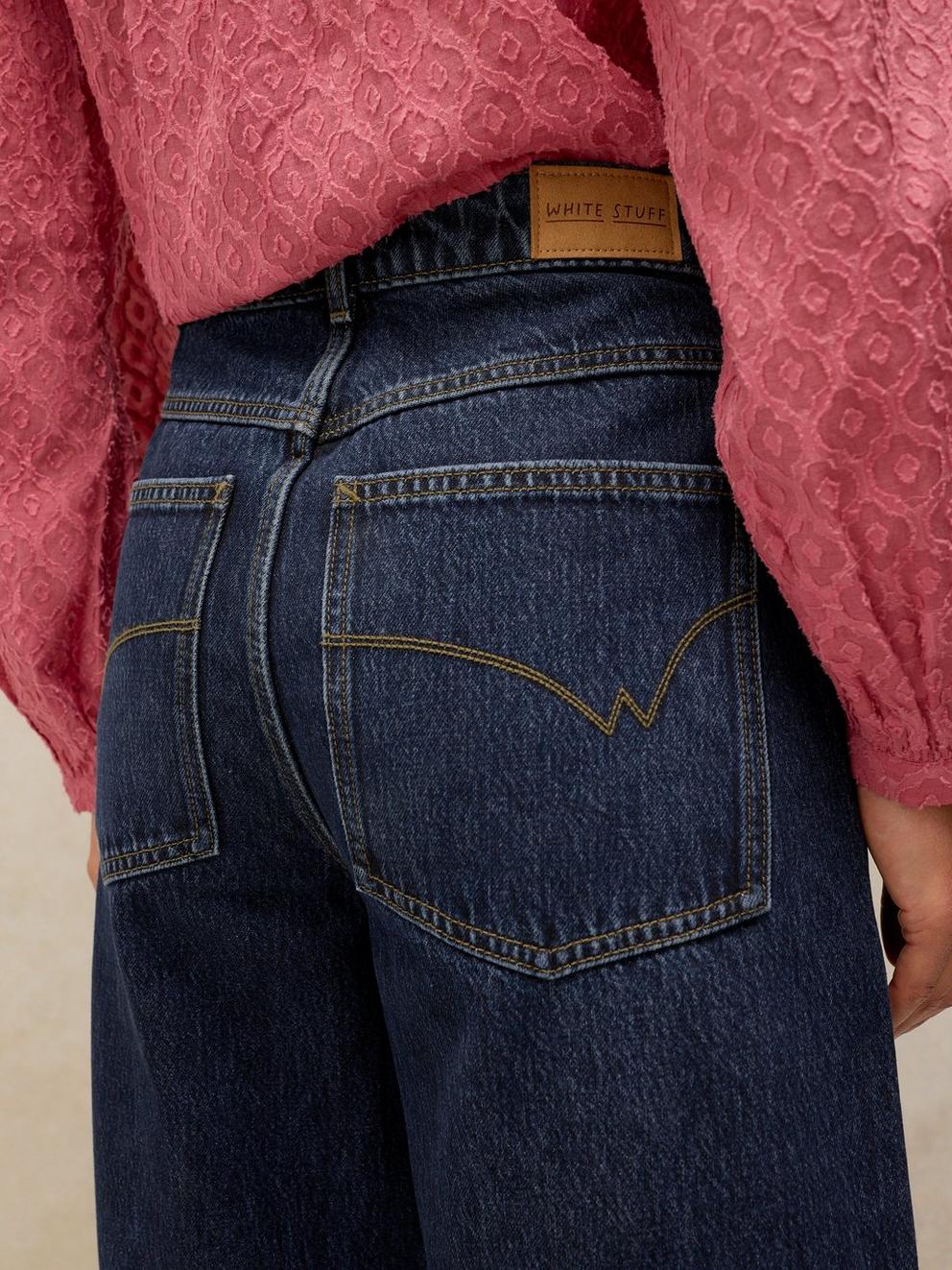 BAILEY STRAIGHT TURN UP JEANS in DK DENIM - MODEL DETAIL