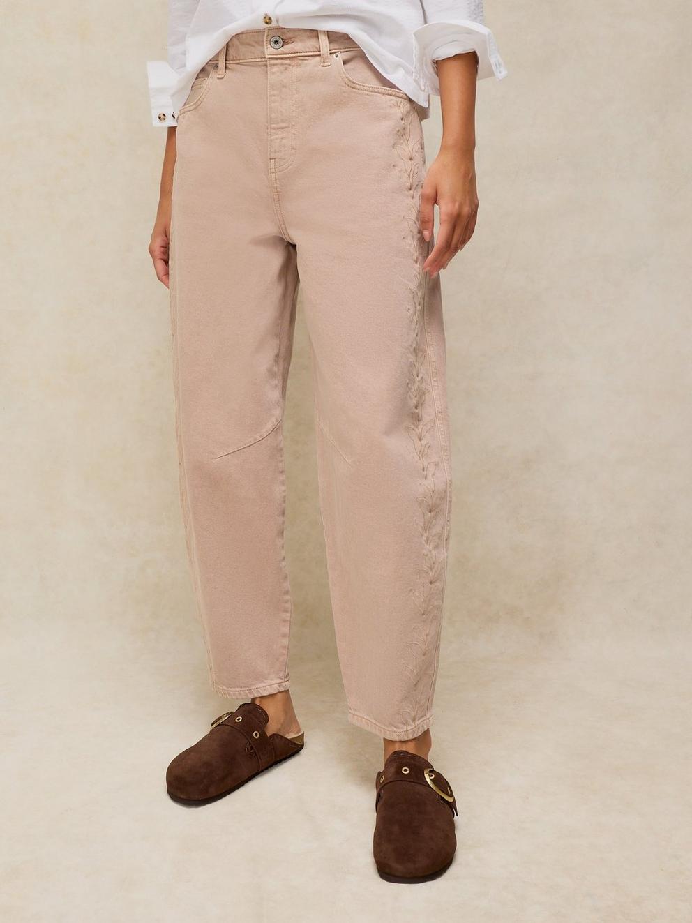 AUBREY EMBROIDERED BARREL JEAN in LGT NAT - MODEL DETAIL