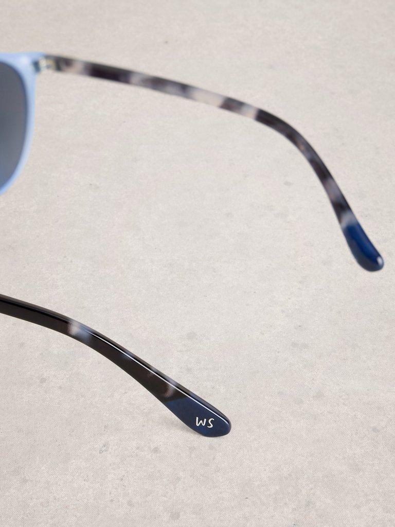 Round Preppy Sunglasses in MID BLUE - FLAT DETAIL