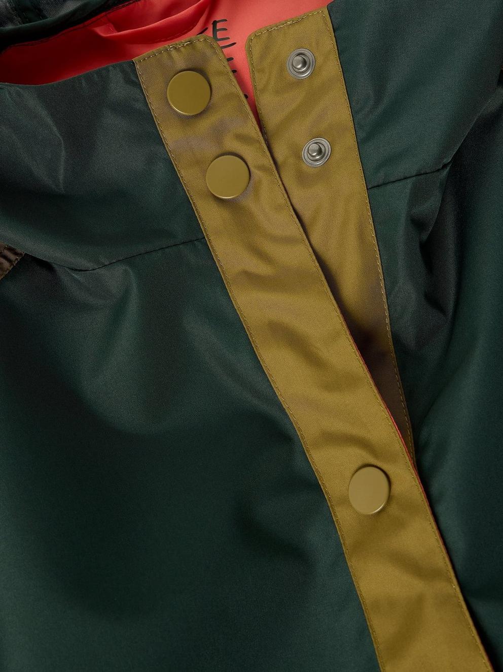 DAKOTA SHOWERPROOF PONCHO in GREEN MLT - FLAT DETAIL