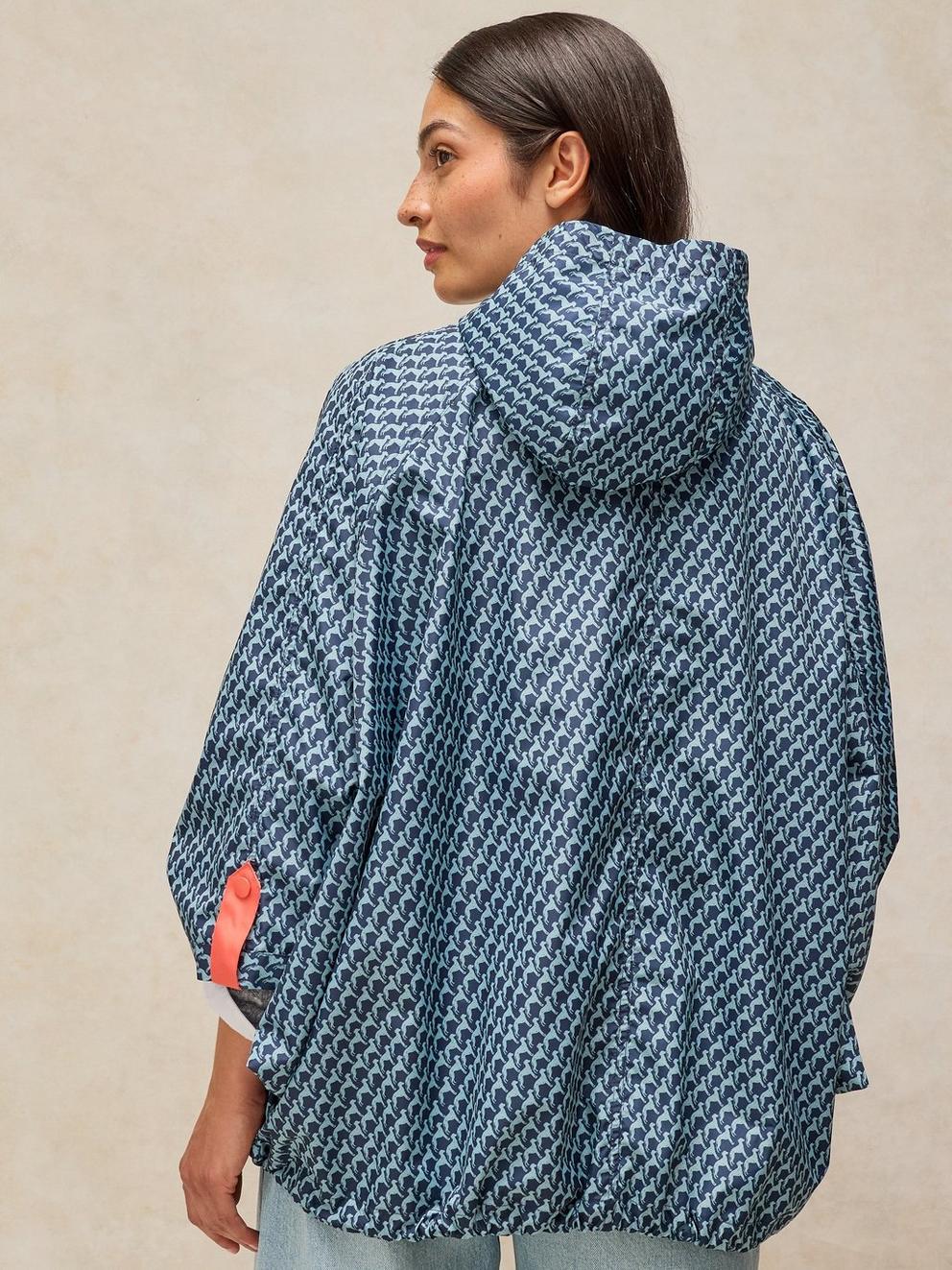 DAKOTA SHOWERPROOF PONCHO in NAVY PR - MODEL BACK
