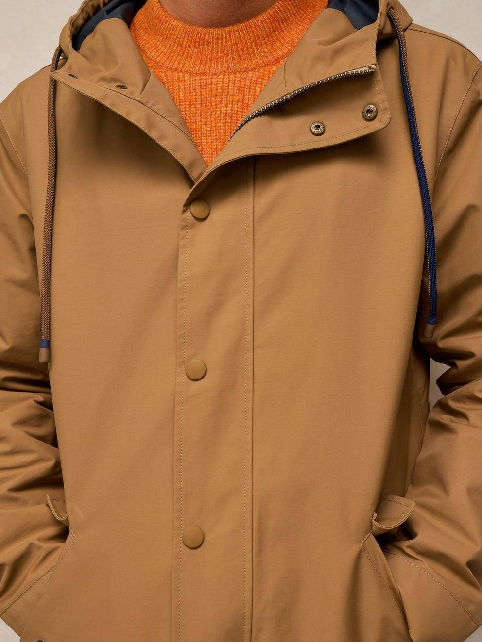 WILTON WATERPROOF PARKA in DK NAT - MODEL DETAIL
