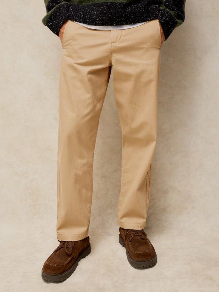 THIRSK TAPERED ANKLE TROUSER in DK NAT - MODEL FRONT