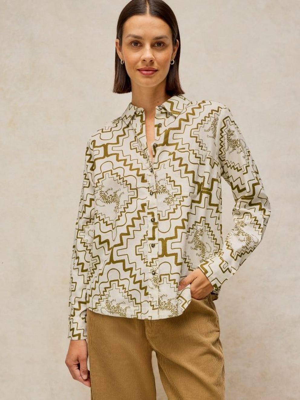LIBBY ORGANIC COTTON SHIRT in IVORY PR - MODEL DETAIL