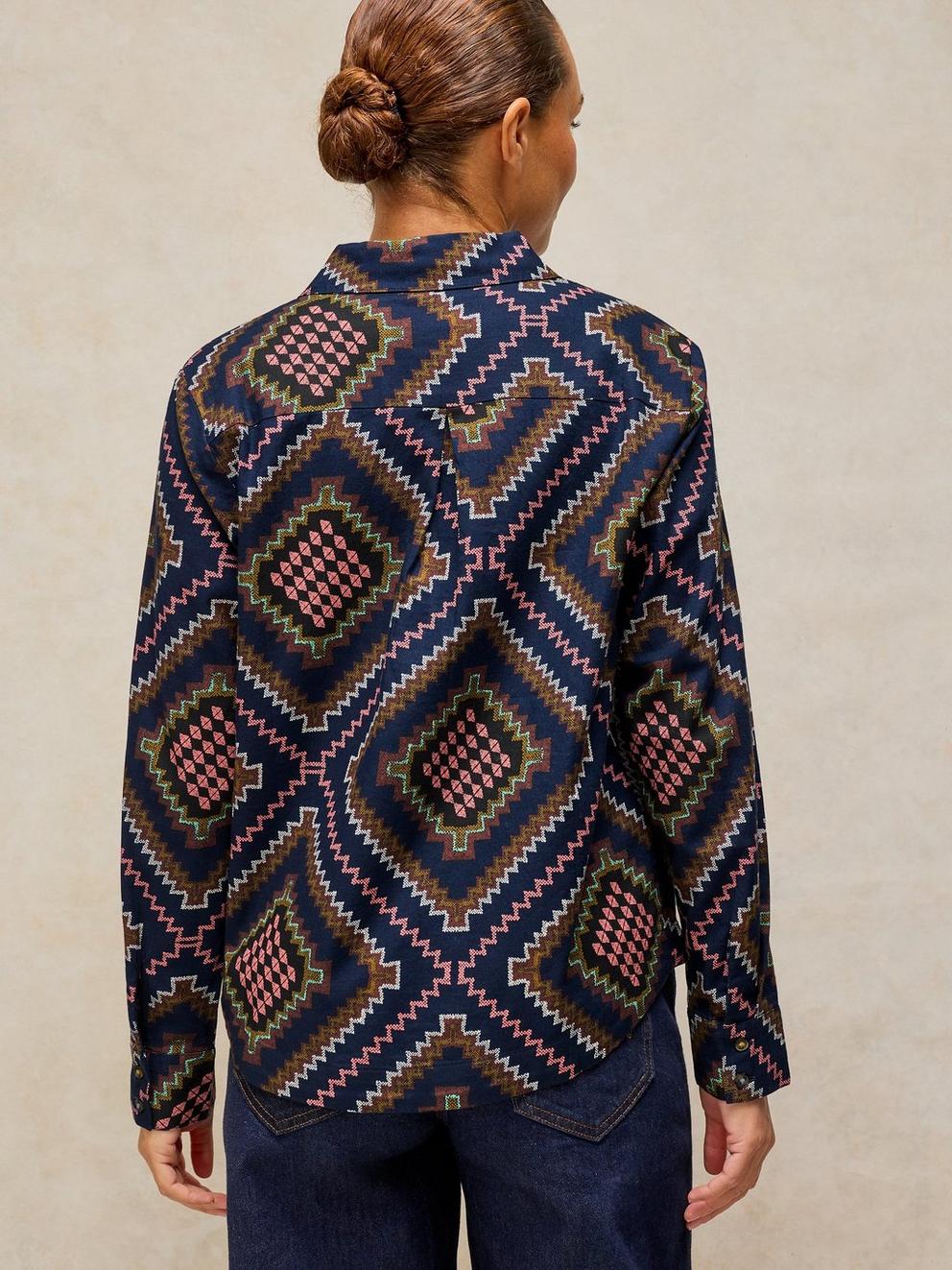 LIBBY ORGANIC COTTON SHIRT in NAVY MULTI - MODEL BACK