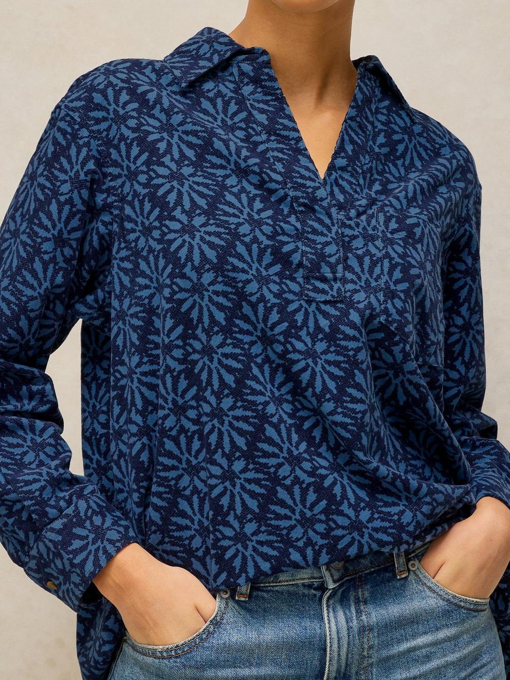 SAGE LONGLINE CORD TUNIC in BLUE MLT - MODEL DETAIL