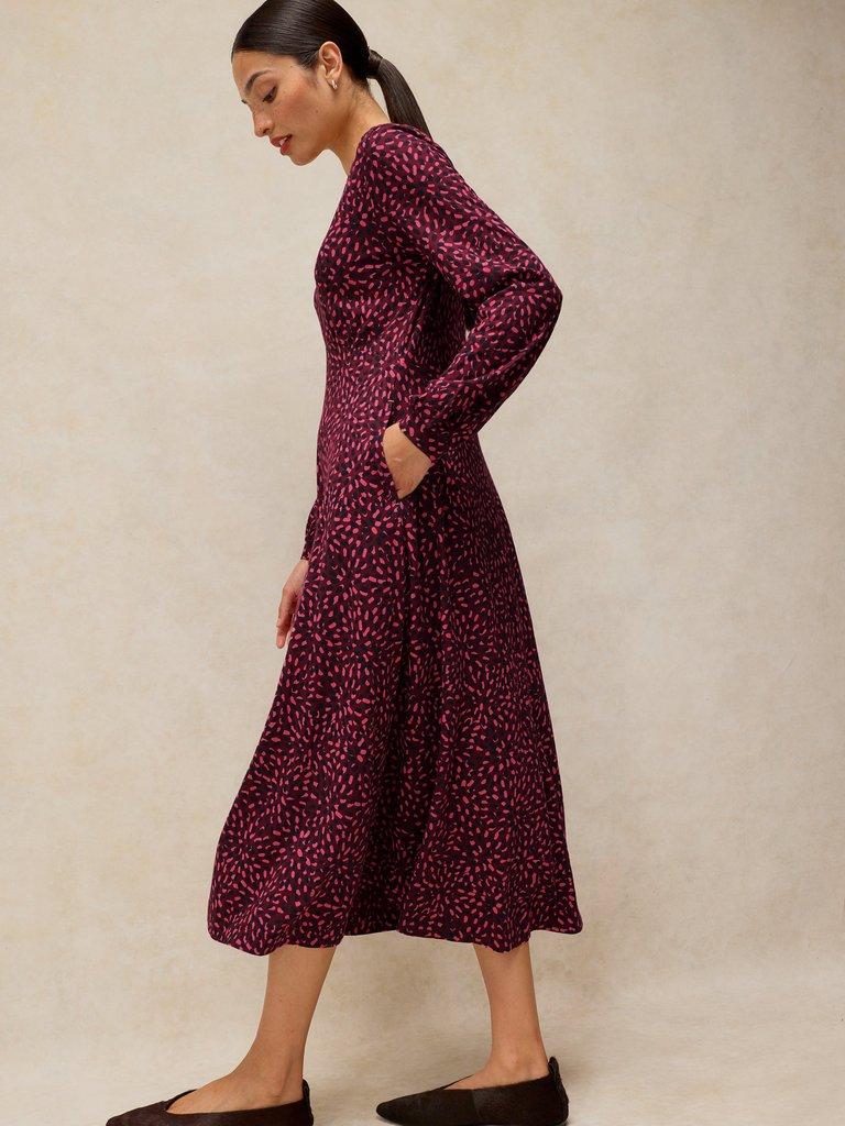 MEGAN JERSEY DRESS in PINK MLT - MODEL DETAIL