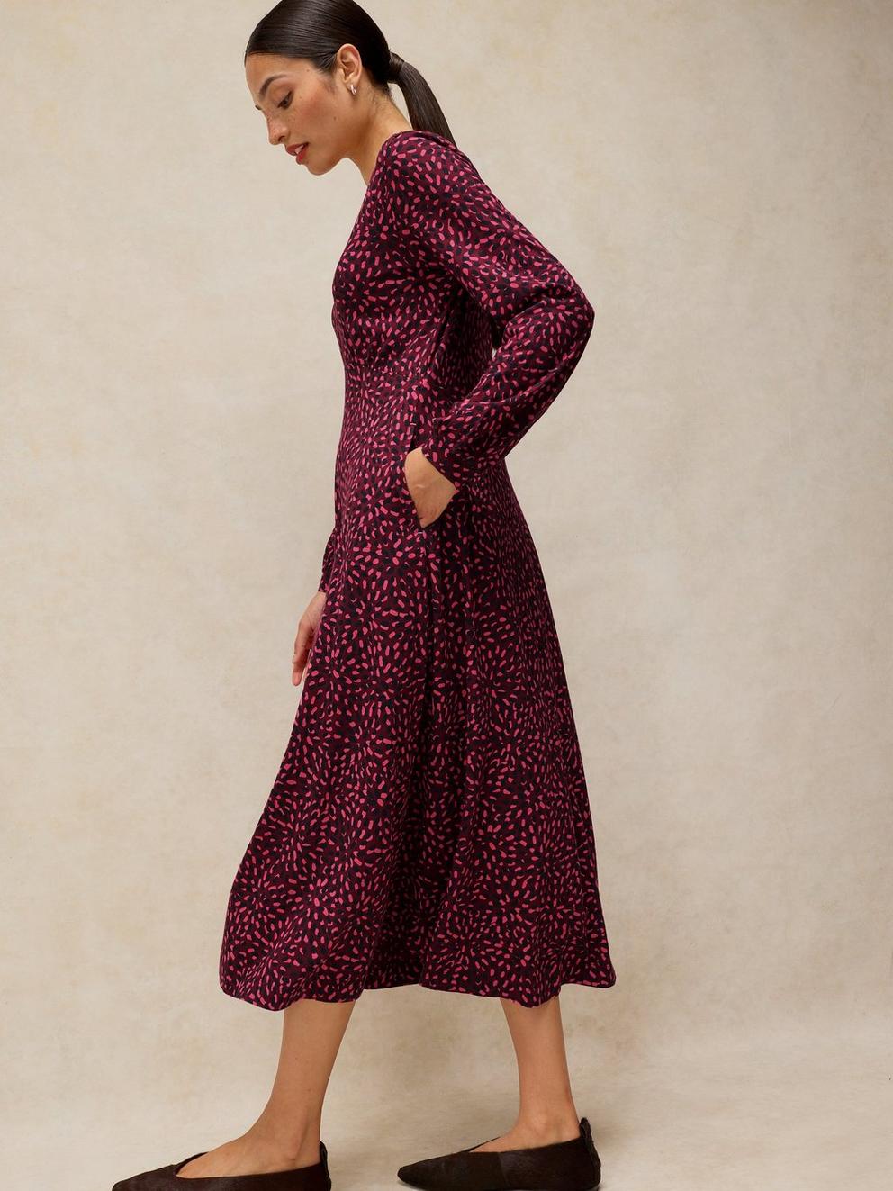 MEGAN JERSEY DRESS in PINK MLT - MODEL DETAIL