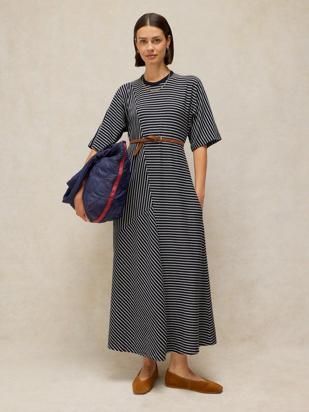 TIERNEY JERSEY TSHIRT DRESS in NAVY MULTI - LIFESTYLE