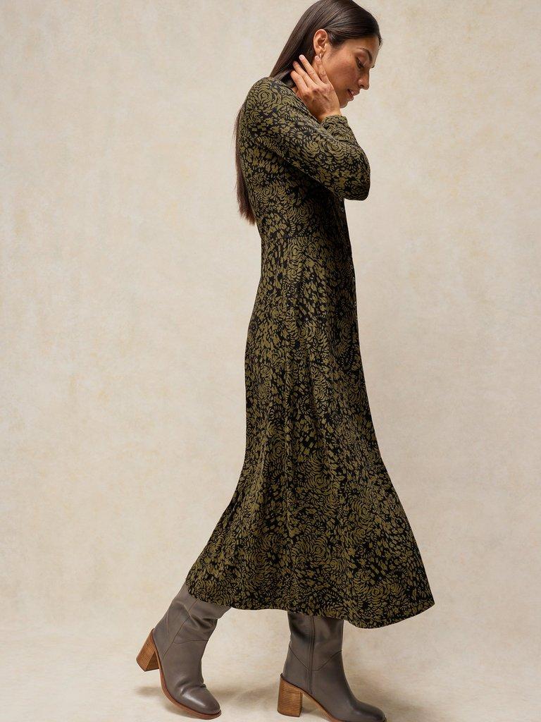REESE BUTTON THROUGH DRESS in GREEN PR - MODEL DETAIL