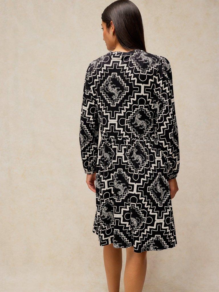 LOLA JERSEY DRESS in BLK PR - MODEL BACK